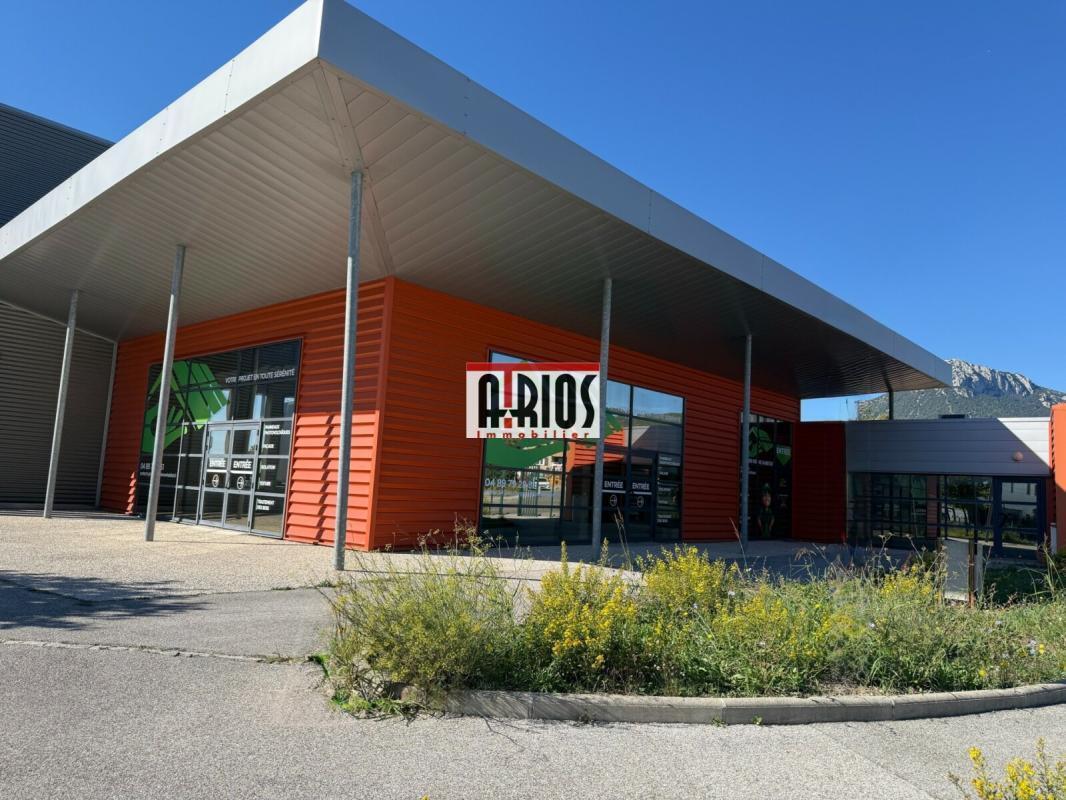 Local d'activités dans La Farlède à vendre Photo de l’immeuble– Image 1 sur 24
