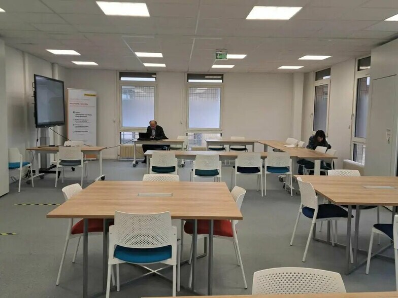 Bureau dans Créteil à louer - Photo de l’immeuble – Image 3 sur 3