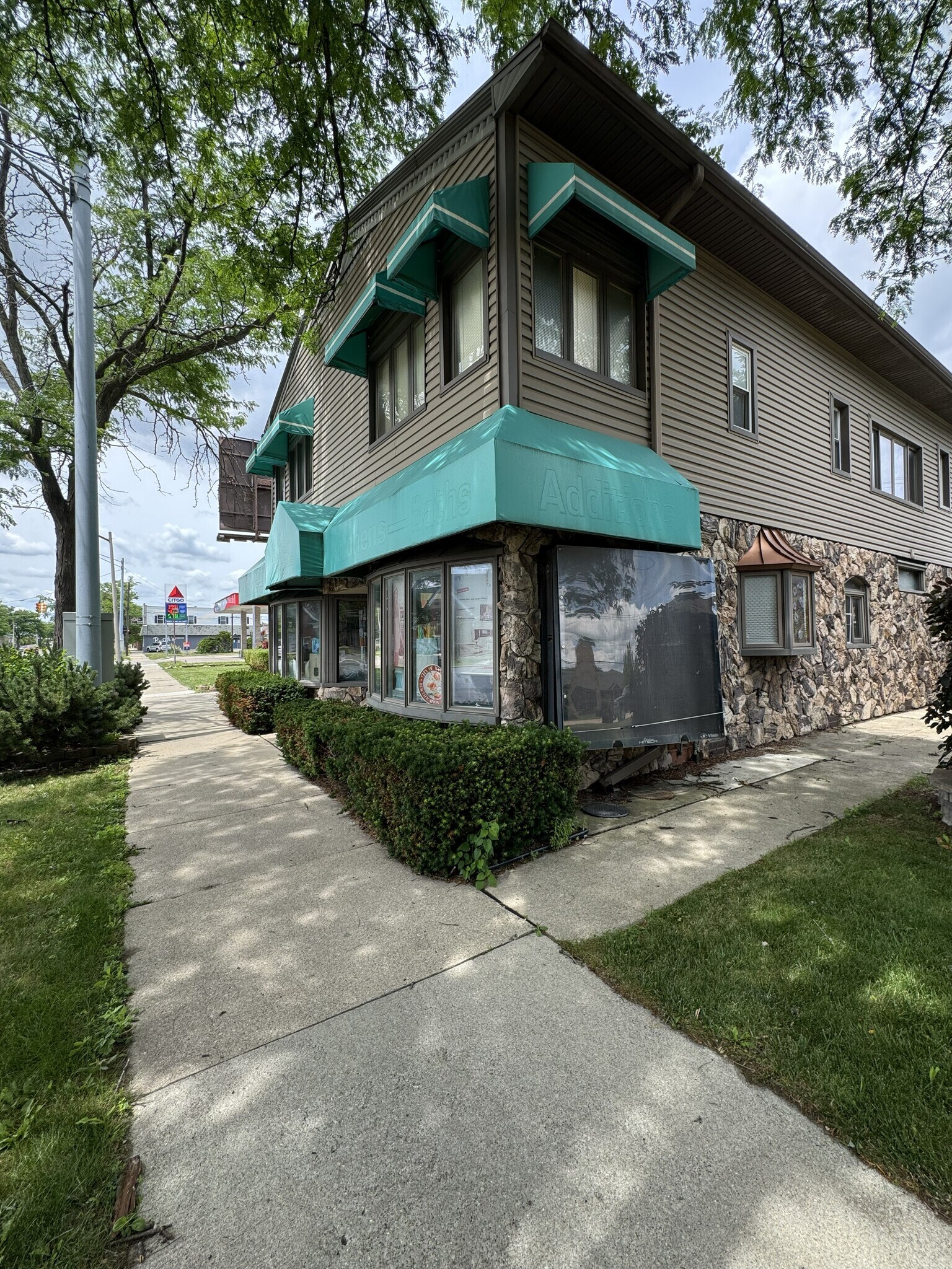1122-1128 Eureka Rd, Wyandotte, MI à vendre Photo de l’immeuble– Image 1 sur 53