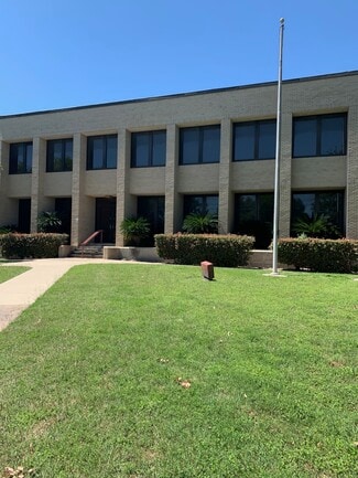 Plus de détails pour 401 E Washington Ave, Navasota, TX - Bureau à vendre