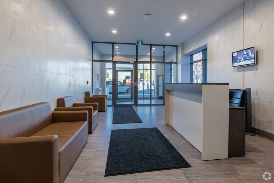 652 Princess St, Kingston, ON à vendre - Hall d’entrée – Image 3 sur 20