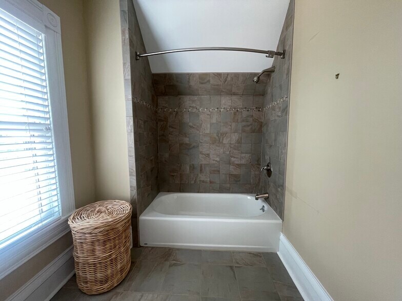 33 W South St, Wilkes-Barre, PA à vendre - Photo de l’immeuble – Image 2 sur 17