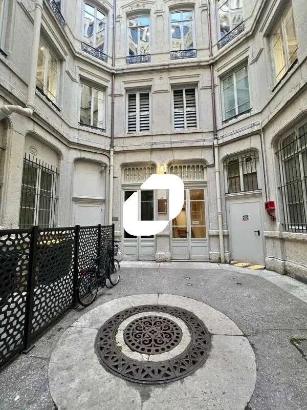 Bureau dans Lyon à louer Photo de l’immeuble– Image 1 sur 6