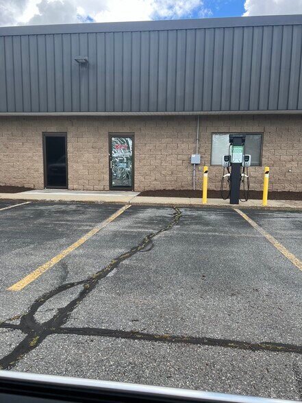 472 Amherst St, Nashua, NH à louer - Photo de l’immeuble – Image 2 sur 8