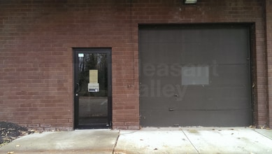 767 E Turkeyfoot Lake Rd, Akron, OH à louer Photo intérieure– Image 2 sur 2