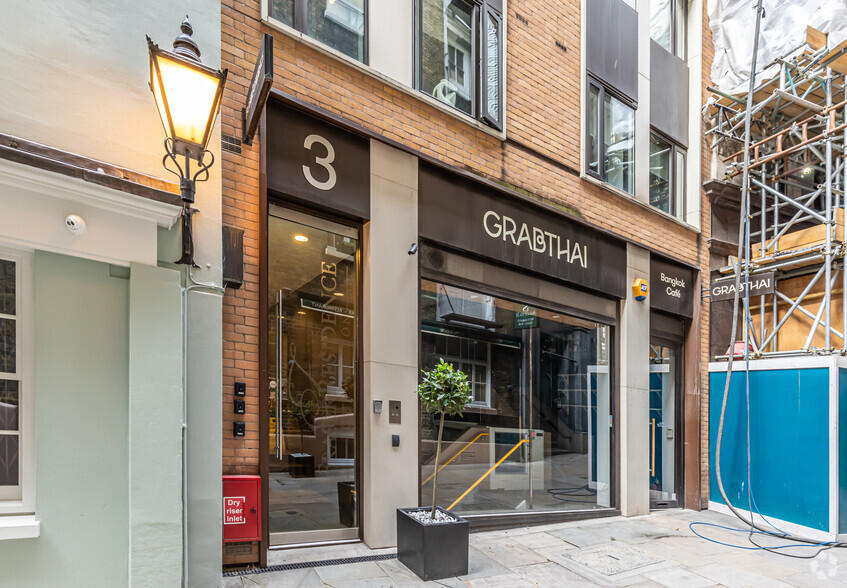3 Lovat Ln, Londres à vendre - Photo de l’immeuble – Image 3 sur 4