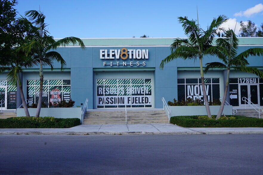 12760-12890 Biscayne Blvd, North Miami, FL à louer - Photo de l’immeuble – Image 3 sur 9