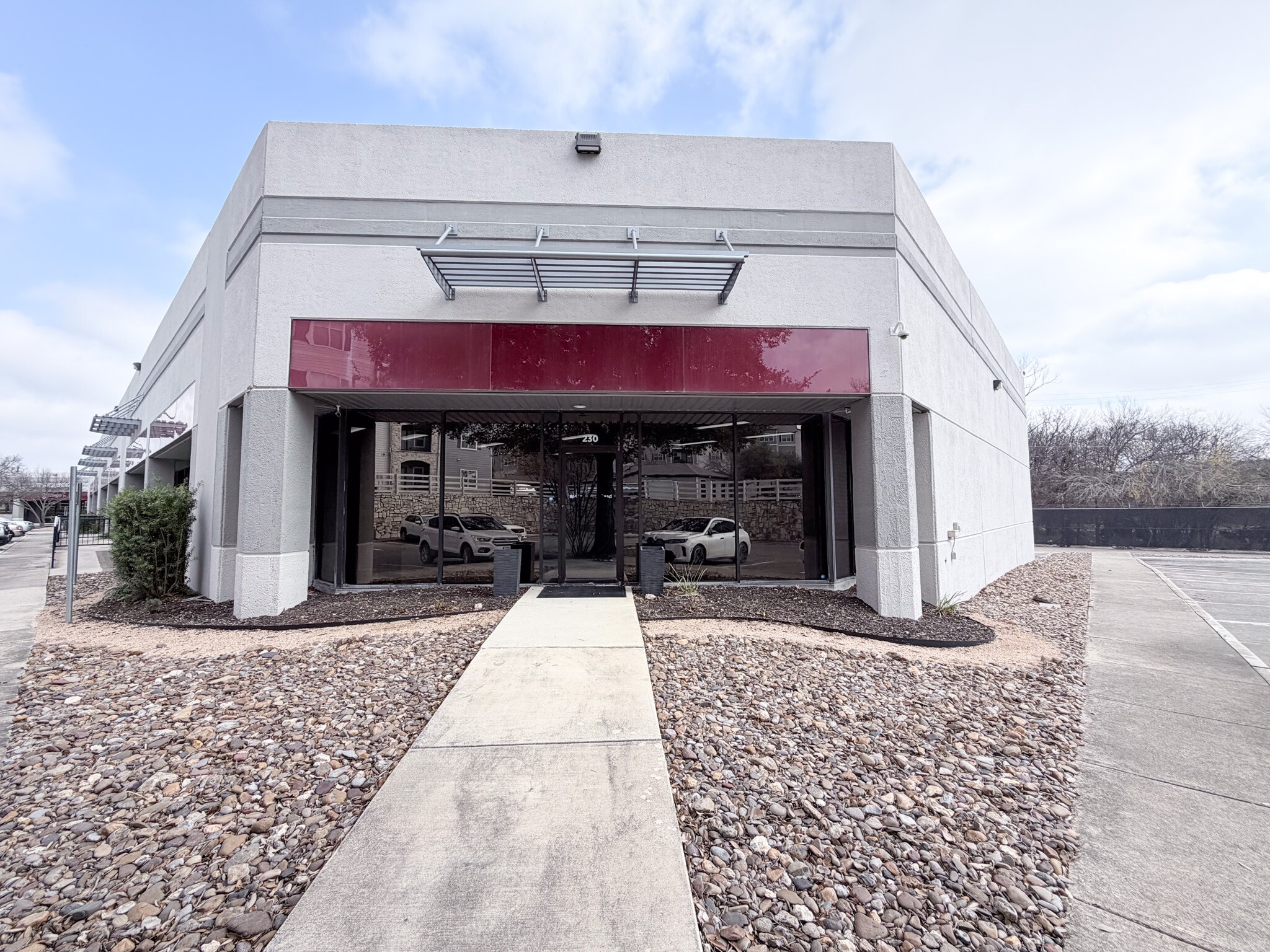 8666 Huebner Rd, San Antonio, TX à louer Photo de l’immeuble– Image 1 sur 2