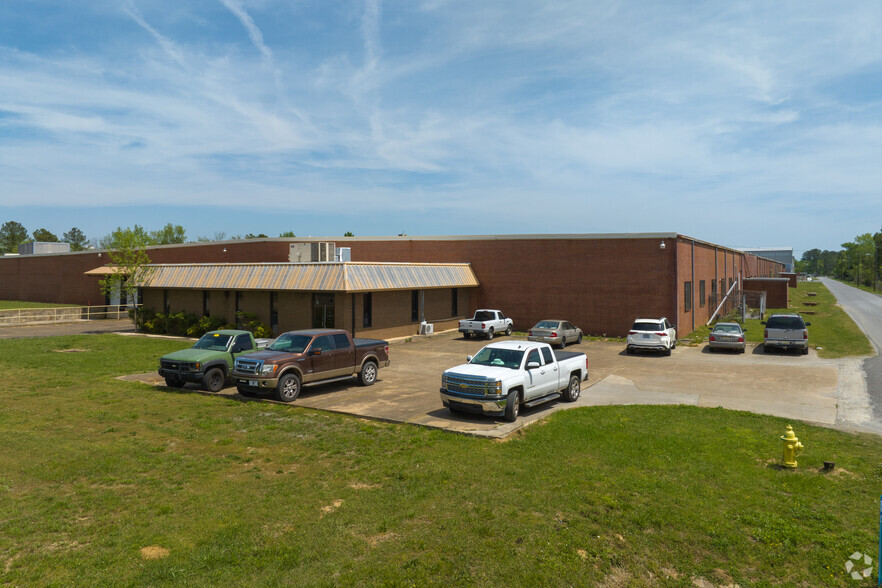 3810 Pleasant Valley Rd, Attalla, AL à louer - Photo de l’immeuble – Image 1 sur 4