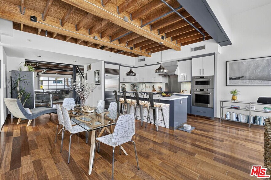 2120 Narcissus Ct, Venice, CA à vendre - Photo de l’immeuble – Image 3 sur 35