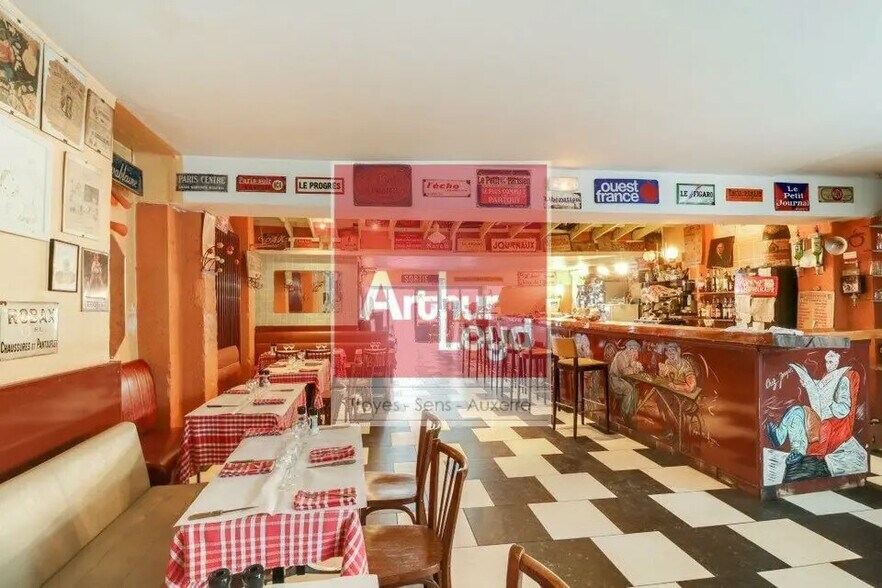 Local commercial dans Auxerre à vendre - Photo de l’immeuble – Image 3 sur 7