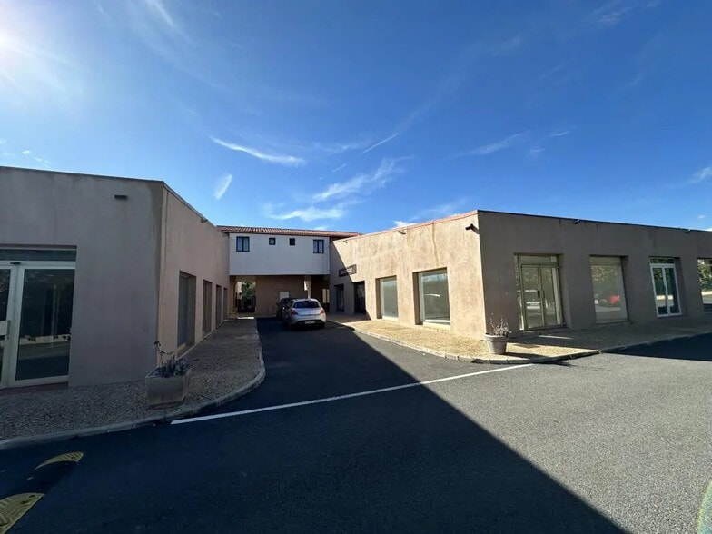 Local commercial dans Montauroux à vendre - Photo de l’immeuble – Image 3 sur 18