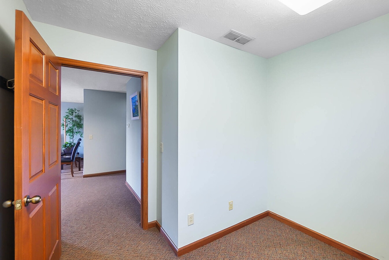 860 E Franklin St, Dayton, OH 45459 - Lot D - - Photo intérieure - Image 1 of 15