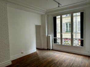 16 Rue Martel, Paris à louer Photo intérieure– Image 2 sur 6