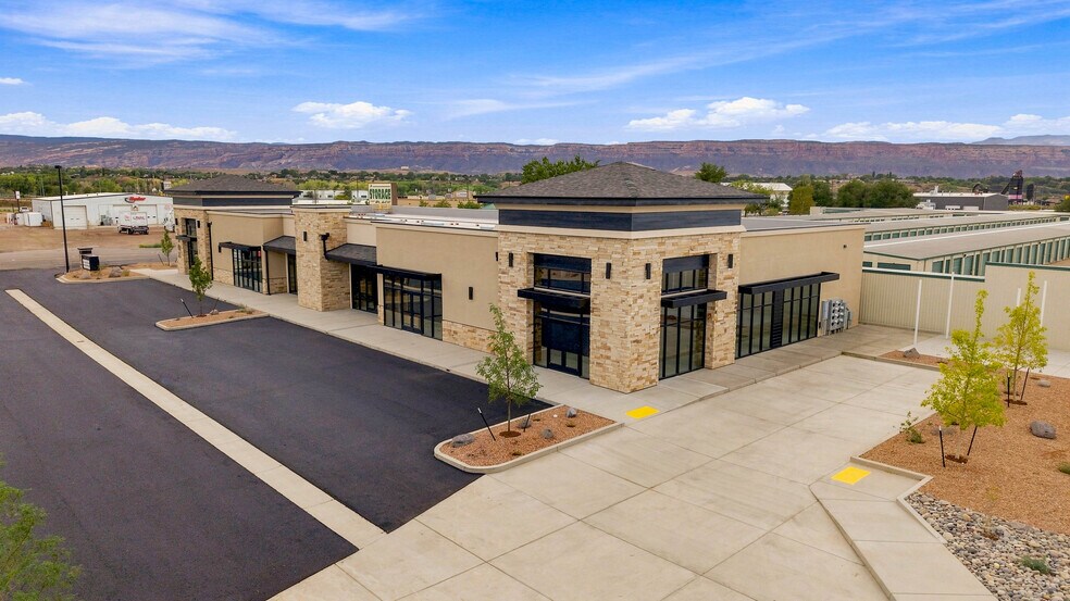 2388 Patterson Rd, Grand Junction, CO à louer - Photo de l’immeuble – Image 2 sur 7