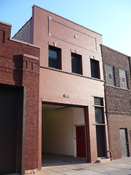3026-3030 W Carroll Ave, Chicago, IL à louer - Photo de l’immeuble – Image 1 sur 37
