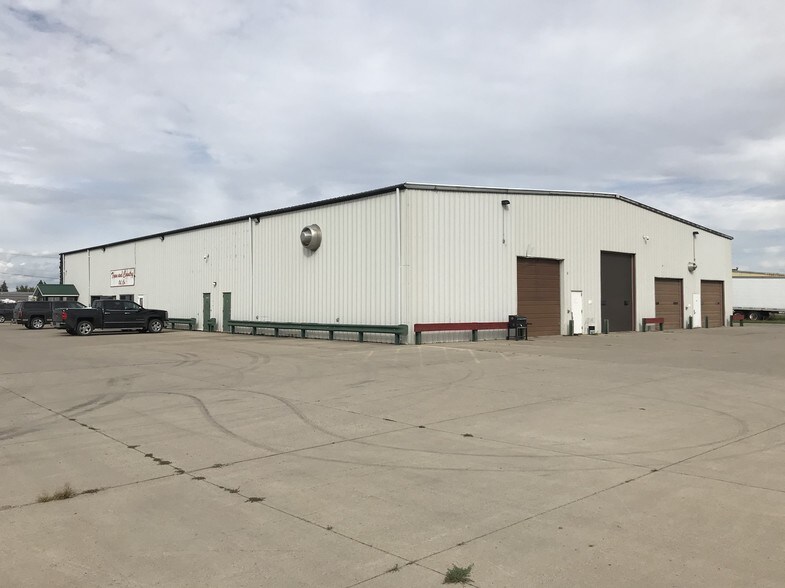 2323 16th Ave S, Moorhead, MN à vendre - Photo de l’immeuble – Image 2 sur 2