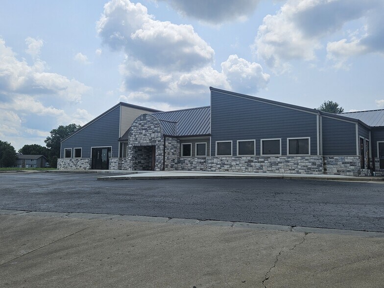 11400 Veterans Memorial Pky, Lake Saint Louis, MO à louer - Photo principale – Image 1 sur 13