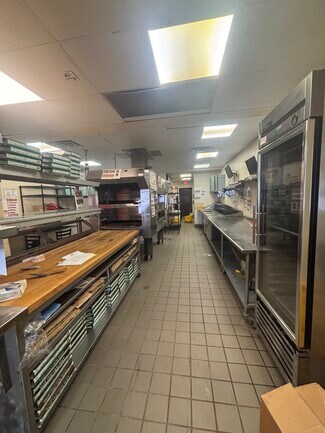 Plus de détails pour 225 N McDonough St, Decatur, GA - Local commercial à louer