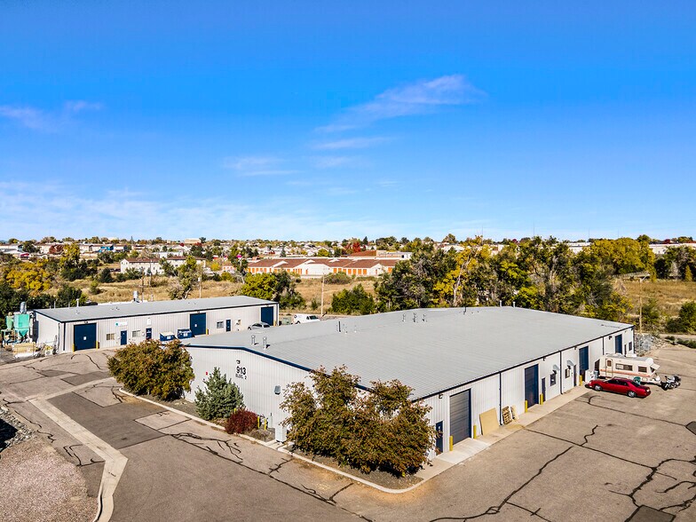 913 E 75th Ave, Denver, CO à louer - Photo de l’immeuble – Image 1 sur 8