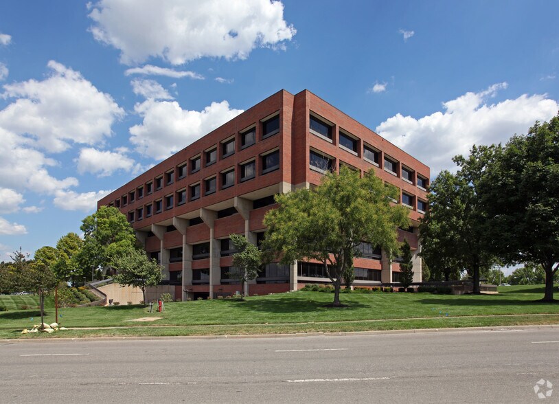 11880 College Blvd, Overland Park, KS à louer - Photo de l’immeuble – Image 2 sur 12
