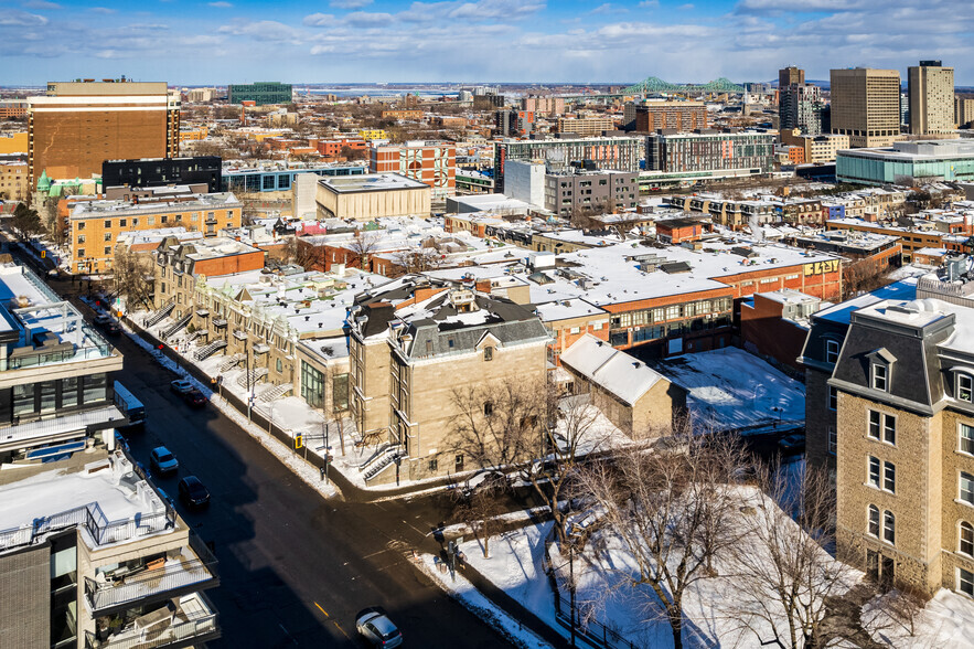 312 Rue Sherbrooke E, Montréal, QC à louer - Aérien – Image 2 sur 5