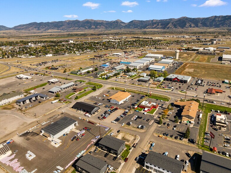 203 Fletching Way, Belgrade, MT à vendre - Photo de l’immeuble – Image 3 sur 36