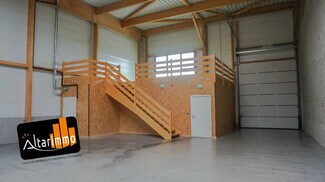 Plus de détails pour Local d'activités à louer