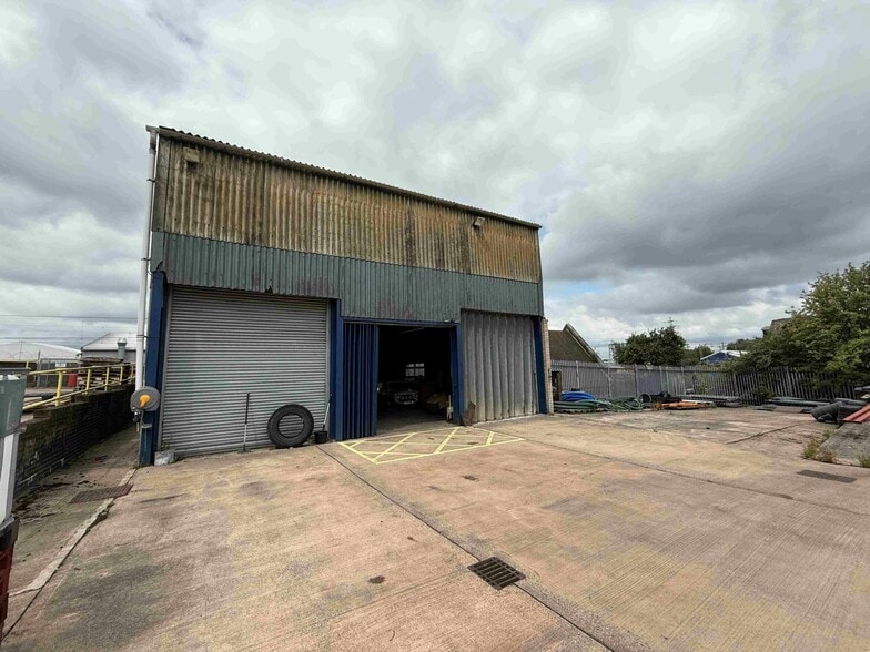 Whieldon Rd, Stoke On Trent à louer - Photo principale – Image 1 sur 1