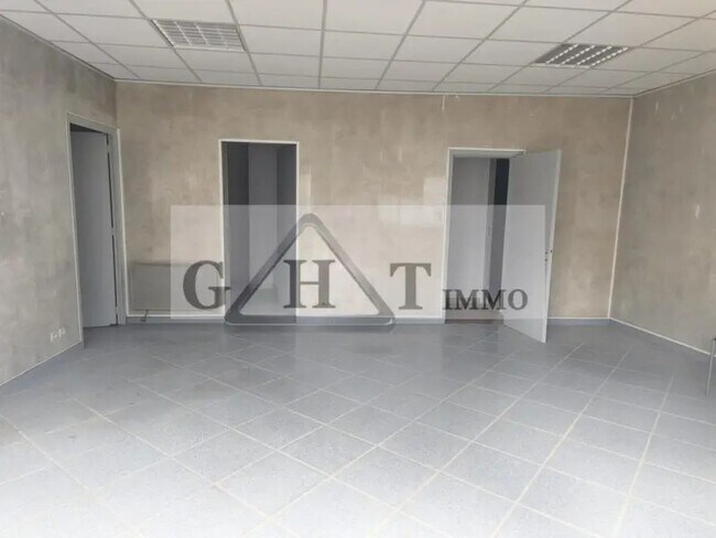 Plus de détails pour Local commercial à vendre