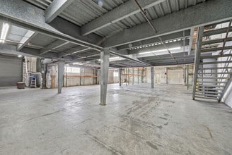 1381 E 6th St, Los Angeles, CA à louer Photo intérieure– Image 2 sur 10