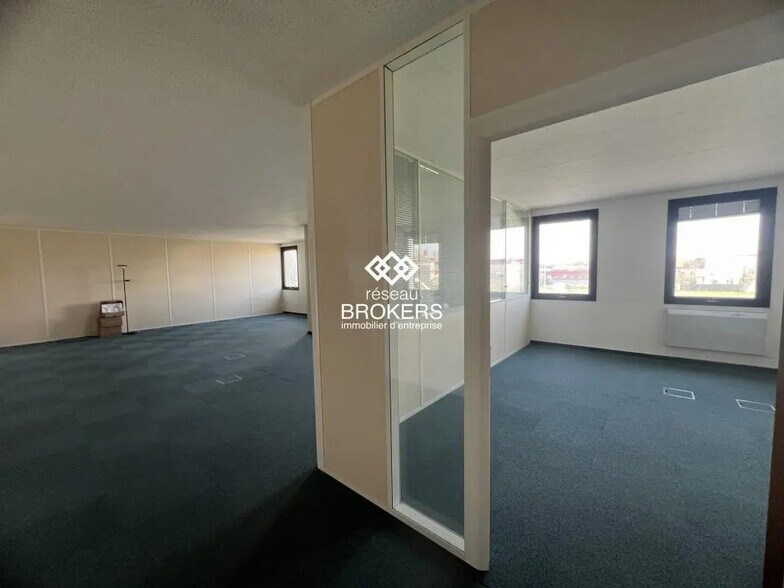 Bureau dans Saint-Aubin à louer - Photo de l’immeuble – Image 2 sur 9