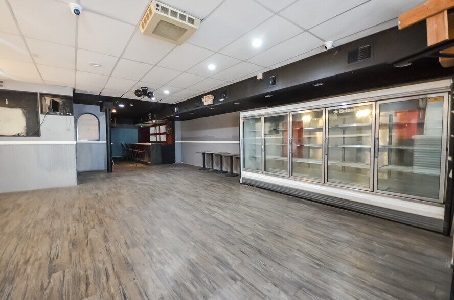 370 E 18th St, Paterson, NJ à vendre - Photo intérieure – Image 2 sur 26