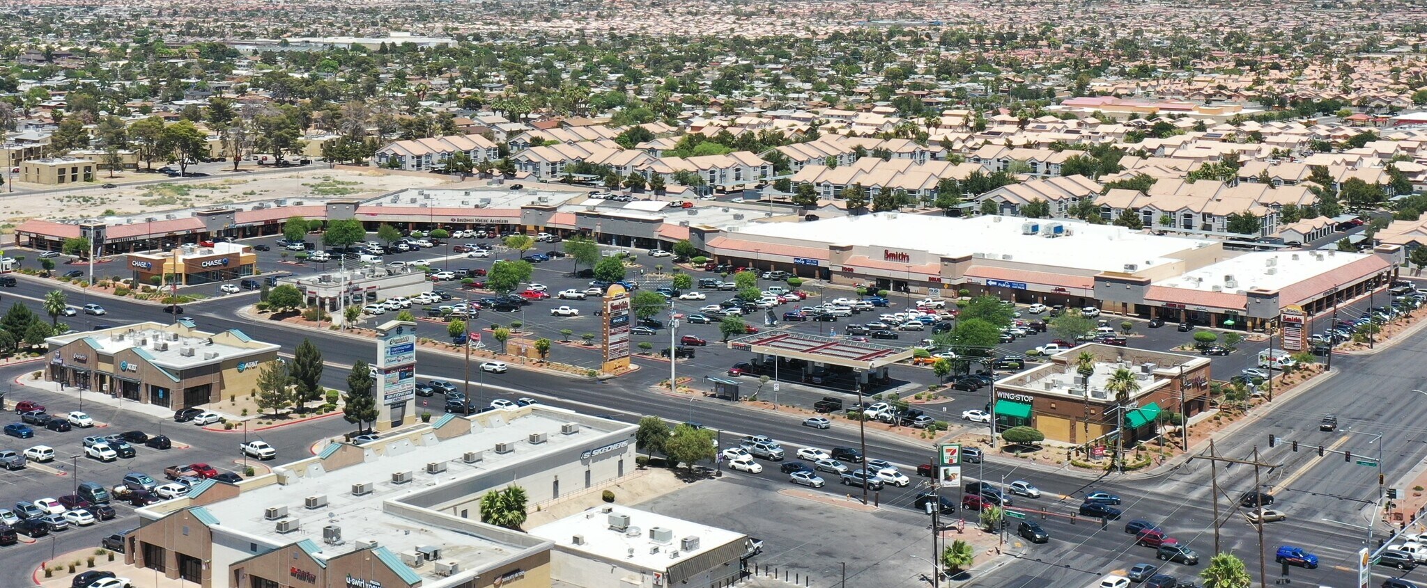 450-570 N Nellis Blvd, Las Vegas, NV à louer Photo de l’immeuble– Image 1 sur 13
