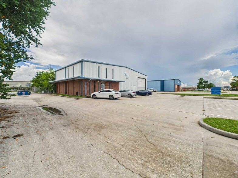 14141 Interdrive, Houston, TX à louer - Photo de l’immeuble – Image 2 sur 14