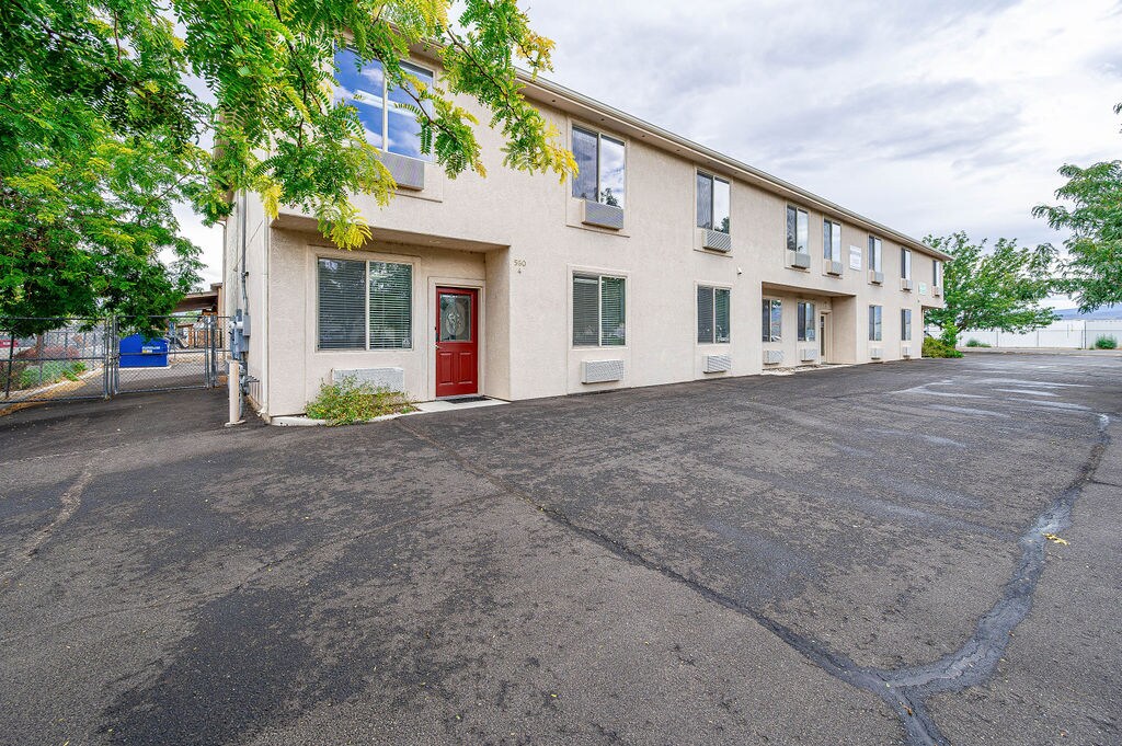 560 S Commercial Dr, Grand Junction, CO à louer Photo de l’immeuble– Image 1 sur 12