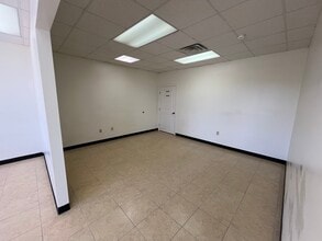 18913 Interstate 35 N, Schertz, TX à louer Photo intérieure– Image 1 sur 6