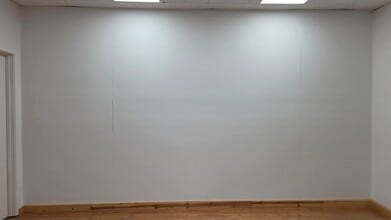 4711 Oakwood Ave, Los Angeles, CA à louer Photo de l’immeuble– Image 2 sur 5