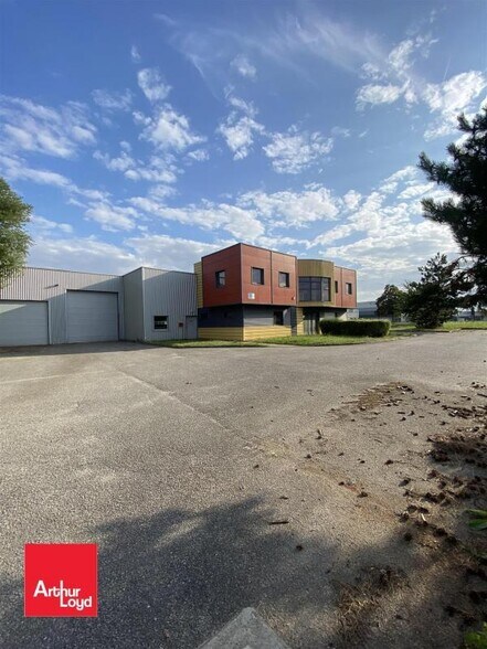 Local d’activités dans Vernouillet à louer - Photo de l’immeuble – Image 1 sur 5