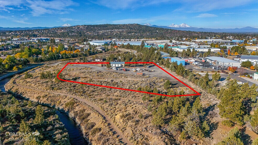 62830 Boyd Acres Rd, Bend, OR à vendre - Photo principale – Image 1 sur 9