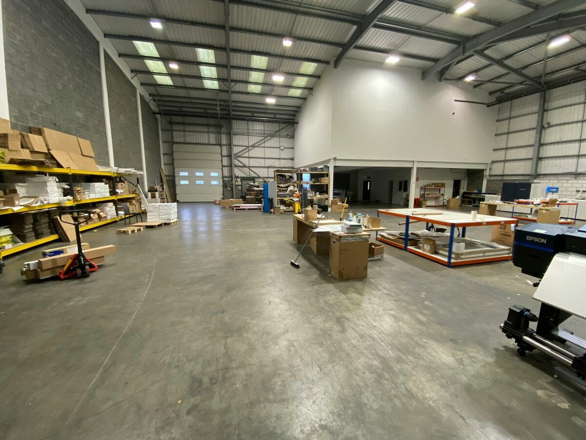 65.5-65.7 White Hart Ave, Londres, LND SE28 0GU - Lot 65.5 - - Photo intérieure - Image 1 of 3