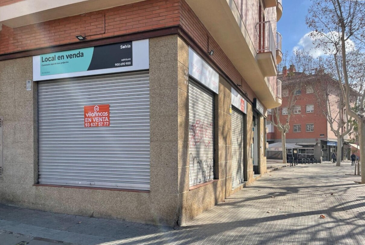 Local commercial dans Viladecans, Barcelona à louer Photo principale– Image 1 sur 3