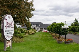 Plus de détails pour 1811 Niagara Stone Rd, Niagara-On-The-Lake, ON - Spécialisé à vendre