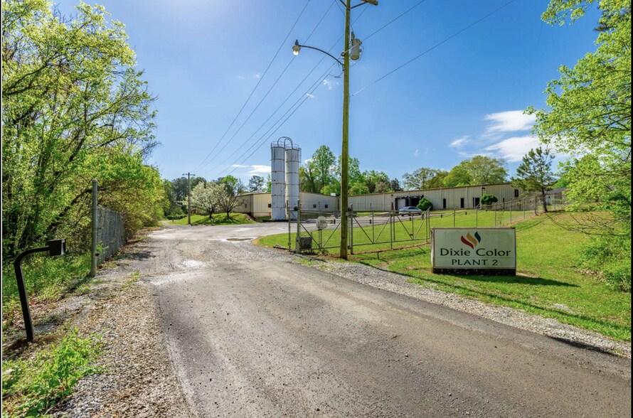 1129 S Chattanooga St, LaFayette, GA à vendre - Photo de l’immeuble – Image 2 sur 28