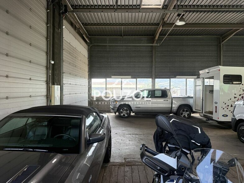 30 Avenue D'Aubiere, Cournon-d'Auvergne à louer - Photo de l’immeuble – Image 3 sur 14