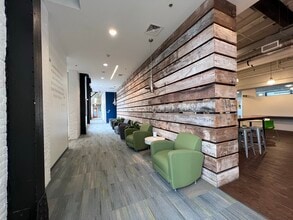 313-317 Iron Horse Way, Providence, RI à louer Photo intérieure– Image 1 sur 18