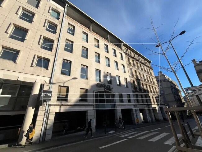 Plus de détails pour 8 Rue Sainte Barbe, Marseille - Bureau à louer