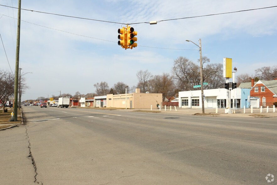 19030 W McNichols Rd, Detroit, MI à louer - Photo de l’immeuble – Image 3 sur 4