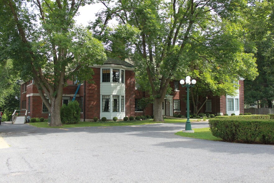 2619 W Heading Ave, West Peoria, IL à louer - Photo de l’immeuble – Image 2 sur 18