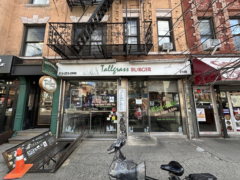 214-216 First Ave, New York, NY à louer - Photo de l’immeuble – Image 1 sur 1